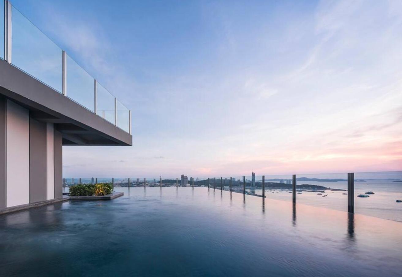 The Base Apartment Pattaya Exterior photo